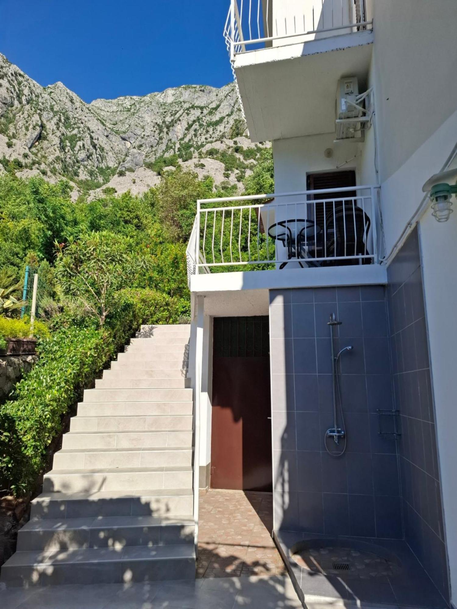 Apartment Cizek Cattaro Esterno foto